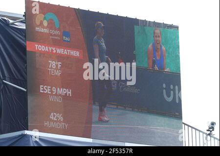 MIAMI GARDENS, FL - MÄRZ 23: Atmosphäre gesehen spielen am Tag 2 der Miami Open am 23. März 2021 im Hard Rock Stadium in Miami Gardens, Florida Menschen: Atmosphäre Kredit: Storms Media Group/Alamy Live News Stockfoto