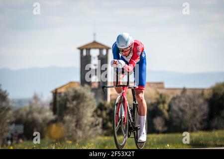 Volta Catalonia 23.3.2021- Attila Valter fährt für das Team Groupama–FDJ im 18,5-km-Zeitfahren in der Nähe von Banyoles, Spanien Stockfoto