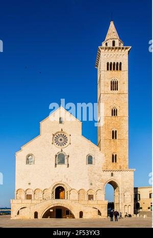 Geographie / Reisen, Kathedrale San Nicola Pellegrino, Trani, Baujahr 1099 / 1200, Außenansicht, Italien, A, Additional-Rights-Clearance-Info-not-available Stockfoto