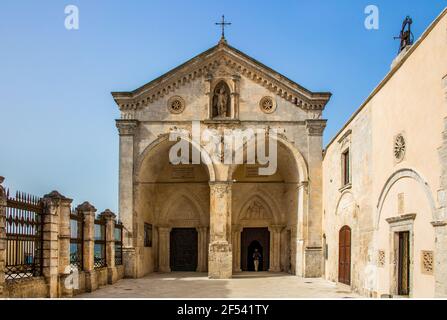 Geographie / Reisen, Wallfahrtskirche San Michele, Monte Sant'Angelo, erbaut 13th. Jahrhundert, Außenansicht, Additional-Rights-Clearance-Info-not-available Stockfoto