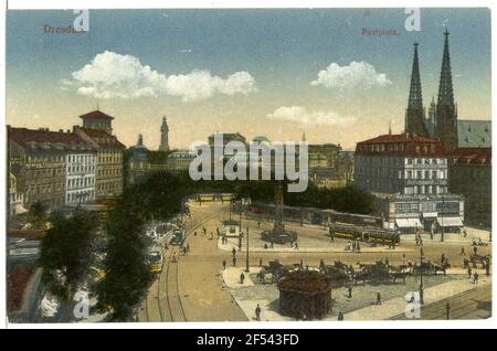 Postplatz mit Straßenbahnen und Pferdekutschen Dresden. Postsitz M. Straßenbahnen u. Pferdekopf Stockfoto