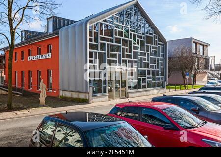 SOLINGEN, 19. FEBRUAR 2021: Außenansicht des Plagiarius-Museums in Solingen, Nordrhein-Westfalen, Deutschland Stockfoto