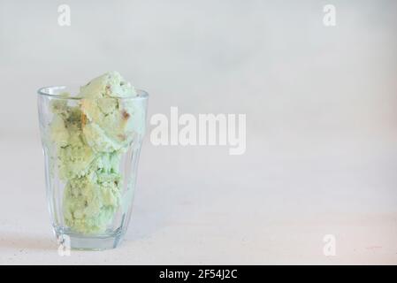 Eis mit Minze handgefertigt Stockfoto
