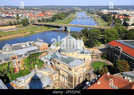 Die Dresdner Akademie der Bildenden Künste auf Brühls Terrasse, Luftaufnahme. Dresden, Sachsen, Deutschland, Europa. Stockfoto