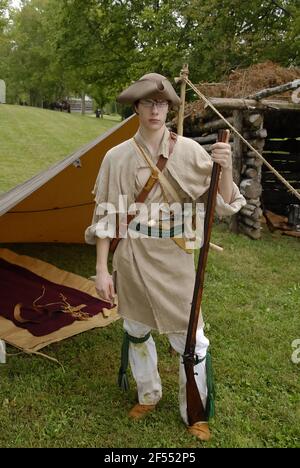 ST. CHAR, VEREINIGTE STAATEN - Sep 17, 2008: Ein Teilnehmer in der Periode Kleidung an einem Daniel Boone Pioneer Days Nachstellung Festival in Defiance Missouri an t Stockfoto