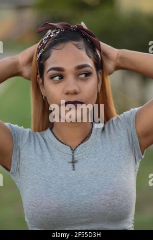 Porträt der schönen jungen Frau hautnah Stockfoto