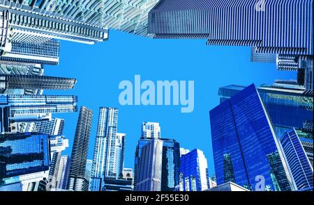 Blick auf die Innenstadt von Miami mit Eigentumswohnungen und Bürogebäuden vor blauem Himmel. Collage Stockfoto