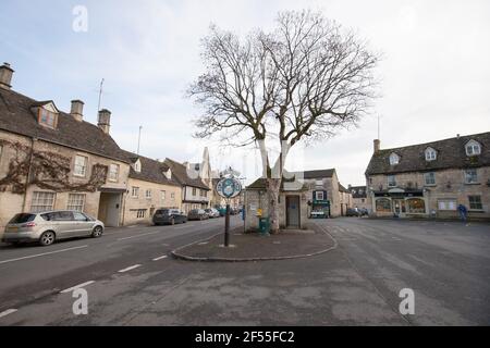 Das kleine Stadtzentrum von Northleach, Gloucestershire in England Stockfoto