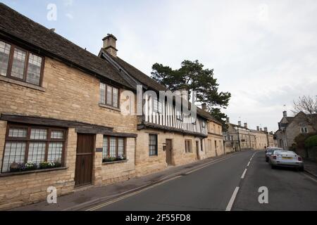 Blick auf die historischen Häuser in Northleach, Gloucester, England Stockfoto