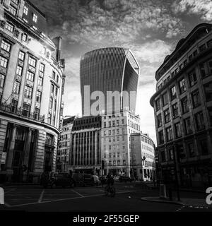 LONDON, VEREINIGTES KÖNIGREICH - 28. Sep 2020: Dies ist ein Blick auf das Walkie Talkie Building in London. Stockfoto