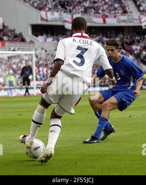 ENGLAND V SLOWAKEI AM RIVERSIDE STADION MIDDLESBROUGH 11/6/2003 BILD DAVID ASHDOWNENGLAND FUSSBALL Stockfoto