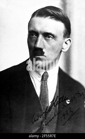 Adolf Hitler 1923 mit Unterschrift Stockfoto