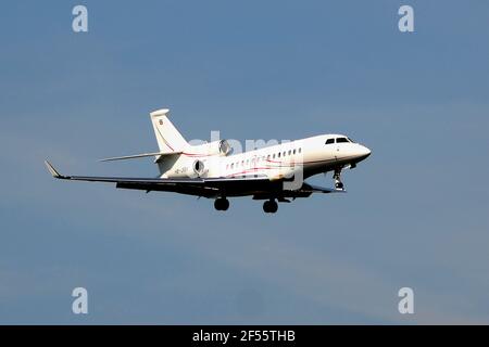 Generische Flugzeuge - HB-JOB, Cat Aviation, Dassault Falcon 7X Stockfoto