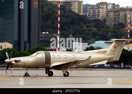 Generische Flugzeuge - LX-LAB, Jetfly Aviation, Pilatus PC-12 Stockfoto