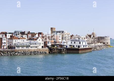 Southsea, Hampshire UK am Eingang zum Hafen von Portsmouth Stockfoto