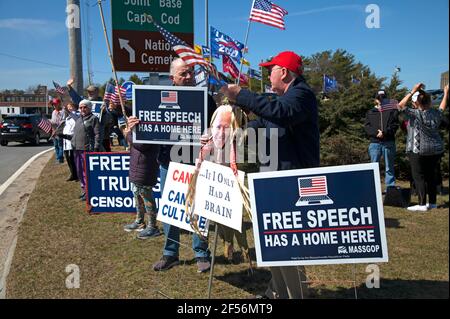 Eine Anti-Zensur-Kundgebung auf Cape Cod, USA. Bekämpfung der Zensur herausragen. Stockfoto