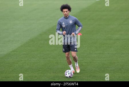 Duisburg, Deutschland. 24th Mär, 2021. firo: 24.03.2021 Fußball, Fußball: Landerspiel Nationalmannschaft Deutschland, GER Training GER Leroy Sané, Sane, zur weltweiten Nutzung Credit: dpa/Alamy Live News Stockfoto