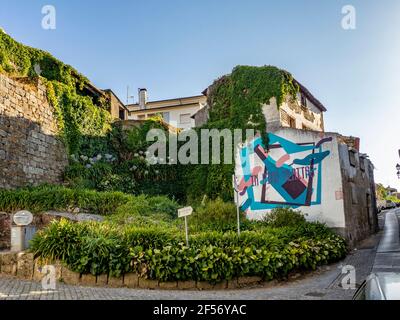 Viseu, Portugal; August 2020: Blick auf einige der Werke des Viseu Street Art Festivals Stockfoto