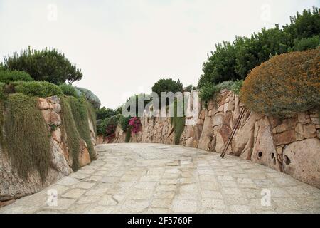Privater Eingang zu einer privaten Villa in Sardinien Italien Stockfoto