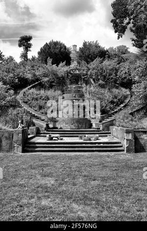 Greenwood Gardens. Die Gärten, die 1916 von William Renwick für Joseph P. Day entworfen wurden, waren und sind ein Hauptmerkmal. Stockfoto