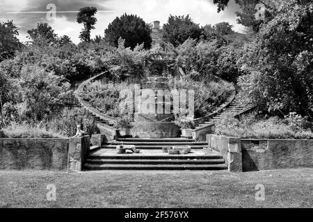 Greenwood Gardens. Die Gärten, die 1916 von William Renwick für Joseph P. Day entworfen wurden, waren und sind ein Hauptmerkmal. Stockfoto