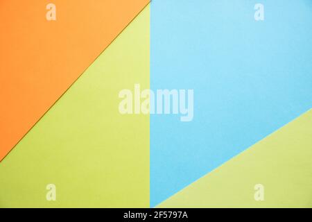Color Papers Geometrie flache Zusammensetzung Hintergrund mit grünen, orange und blauen Tönen.New Minimal Flat Design. Bunte neue Papier modernen Hintergrund Stockfoto