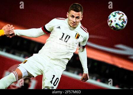 Belgiens Thorgan Hazard erzielte das 2-1 Tor während einer Qualifikation Spiel für die WM 2022 in der Gruppe E Zwischen der belgischen Nationalmannschaft Rot Stockfoto