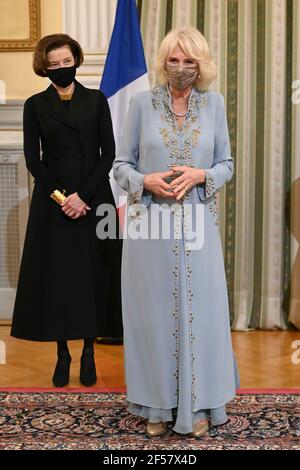 Die Herzogin von Cornwall in der Präsidentenvilla in Athen, während sie an einem Abendessen und Empfang während eines zweitägigen Besuchs in Griechenland teilnimmt, um den 200. Jahrestag der griechischen Unabhängigkeit zu feiern. Bilddatum: Mittwoch, 24. März 2021. Stockfoto