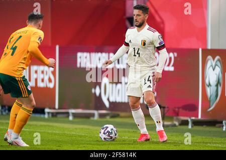 LEUVEN, BELGIEN - MÄRZ 24: Connor Roberts aus Wales und Dries Mertens aus Belgien während des FIFA World Cup 2022 Qatar Qualifier-Spiels zwischen Belgien Stockfoto