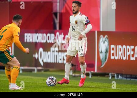 LEUVEN, BELGIEN - MÄRZ 24: Connor Roberts aus Wales und Dries Mertens aus Belgien während des FIFA World Cup 2022 Qatar Qualifier-Spiels zwischen Belgien Stockfoto
