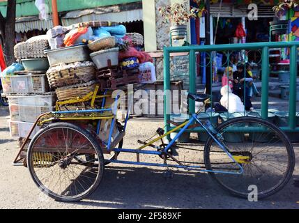 Der lebhafte und farbenfrohe Markt in Banyuwangi, Ost-Java, Indonesien. Stockfoto