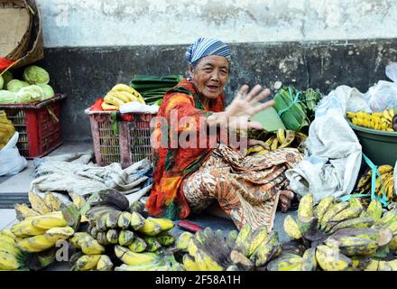 Der lebhafte und farbenfrohe Markt in Banyuwangi, Ost-Java, Indonesien. Stockfoto