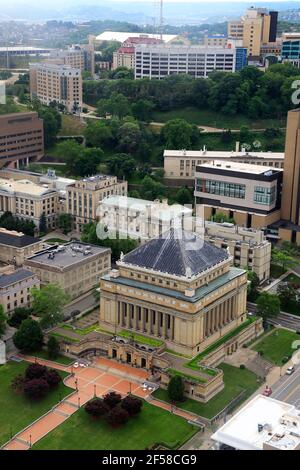 Luftaufnahme von Soldaten & Matrosen Memorial Hall & Museum In Oakland Nachbarschaft.Pittsburgh.Pennsylvania.USA Stockfoto