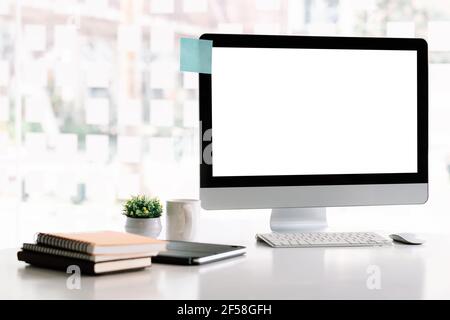 Konzept des Workplace Mockup. Mock up moderne Wohnkultur Desktop-Computer.Mockup Desktop Stockfoto