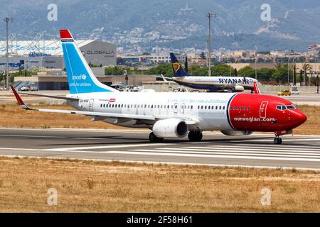 Palma de Mallorca, Spanien - 22. Juli 2018: Norwegische Boeing B737-800 Flugzeug starten am Flughafen Palma de Mallorca in Spanien. Stockfoto