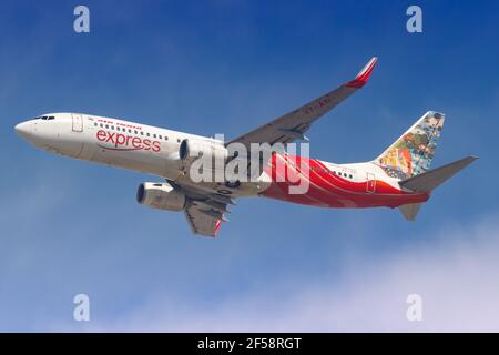 Dubai, Vereinigte Arabische Emirate – 21. Februar 2018: Air India Express Boeing 737-800 am Dubai International Airport (DXB) in den Vereinigten Arabischen Emiraten. Bo Stockfoto