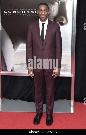 New York, NY, 16th Dec 2015, Leon Bridges nimmt an der "Gehirnerschütterung"-Premiere Teil, die am AMC Loews Lincoln Square eingeht Stockfoto
