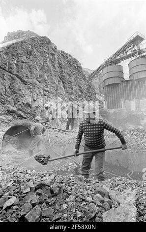 - Baustelle für das Wasserkraftwerk Braulio AEM (Valtellina, September 1983) - Cantiere per la costruzione della centrale idroelettrica AEM del Braulio (Valtellina, Settembre 1983) Stockfoto