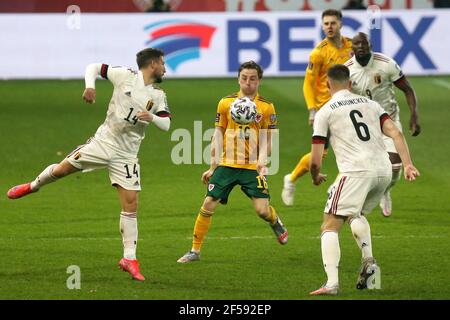 Dries Mertens of Belgium und Joe Morrell of Wales während der FIFA World Cup 2022, Qualifiers Group E Fußballspiel zwischen Belgien und Wales am 24. März 2021 im King Power im Den Dreef Stadion in Leuven, Belgien - Foto Laurent Lairys / DPPI Stockfoto