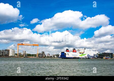 Göteborger Landschaft von Stena Line Schiff verlässt Göteborg Hafen Stockfoto