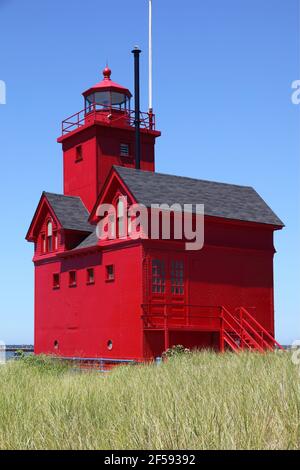 Geographie / Reisen, USA, Michigan, Holland, Big Red, Holland Harbor South Pierhead Light (1907), See, Zusätzliche-Rights-Clearance-Info-Not-Available Stockfoto