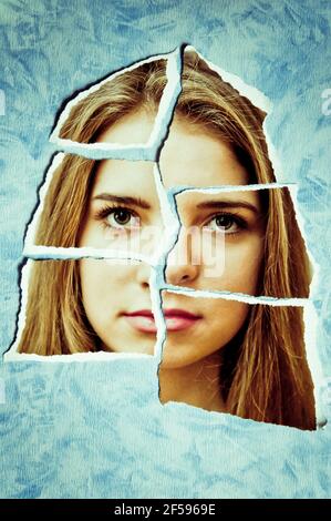 Fragmentierte Teenager Brünette Gesicht - kreative Porträt Stockfoto
