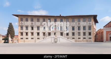 Palazzo della Carovana (Karawanenpalast), Sitz der Scuola normale Superiore Universität (normale High School Universität) von Pisa auf der Piazza dei Cavalie Stockfoto