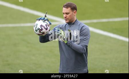 Duisburg, Deutschland. 24th Mär, 2021. firo: 24.03.2021 Fuvuball, Fussball: LV§Nderspiel Nationalmannschaft Deutschland, GER Training Manuel Neuer Quelle: dpa/Alamy Live News Stockfoto