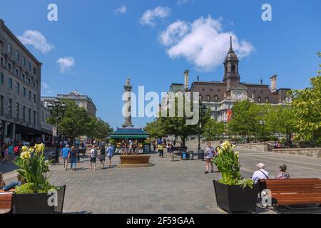 Geographie / Reisen, Kanada, Montreal, Place Jacques-Cartier, Admiral Nelson Monument, Hôtel de Ville, Additional-Rights-Clearance-Info-not-available Stockfoto