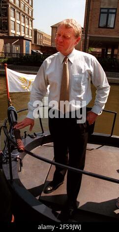 Paddy Ashdown MP Mai 1999leader der Liberaldemokraten Macht eine Kanalbootfahrt von Islington während der Kampagne für Die Europawahlen Stockfoto