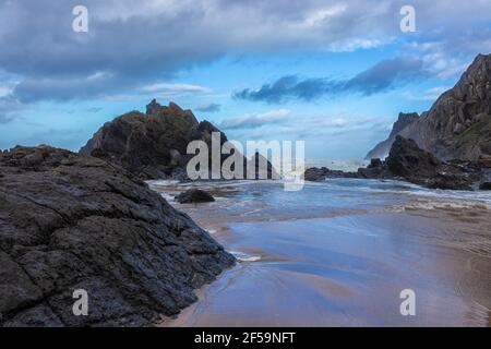 laga Strand in urdaibai Biosphärenreservat in vizcaya eine bewölkte Tag Stockfoto