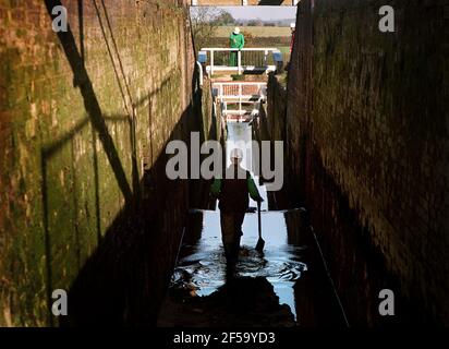 Canals Foxton schließt November 1998 mit allen geöffneten Toren Reparaturarbeiten am nahe gelegenen Markt harborough Stockfoto