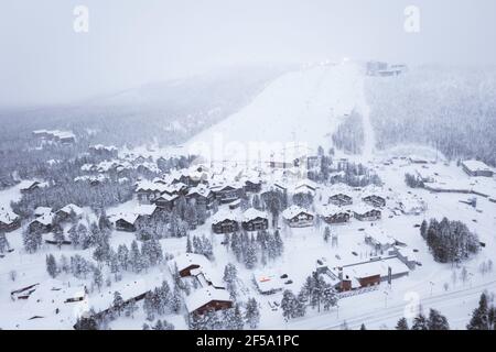 Levi Ski Stadt Winter Schneesturm 01 Stockfoto