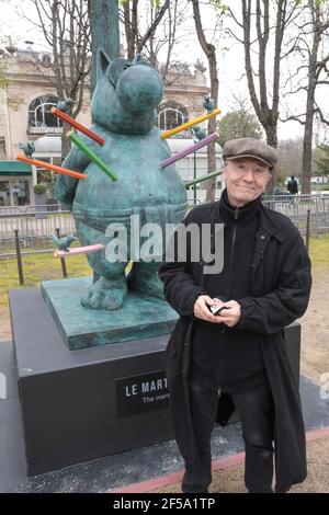 LE CHAT VON PHILIPPE GELUCK ZWANZIG SKULPTUREN AUF DEN CHAMPS ELYSEES, PARIS Stockfoto